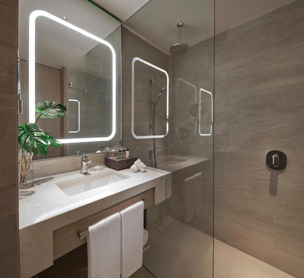 Hotel Amari Spice Penang Bayan Lepas Exterior foto Bathroom