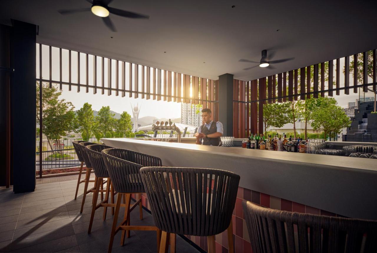 Hotel Amari Spice Penang Bayan Lepas Exterior foto The Sky Bar